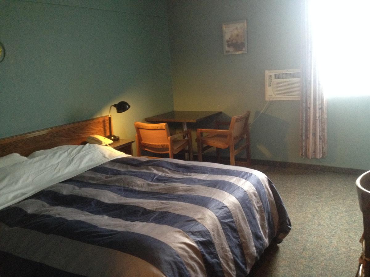 Classic Motor Inn Melville Экстерьер фото